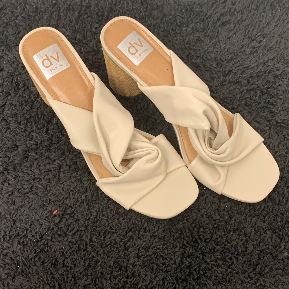 SALE❤️❤️❤️DV by Dolce Vita Women's Cream Mules